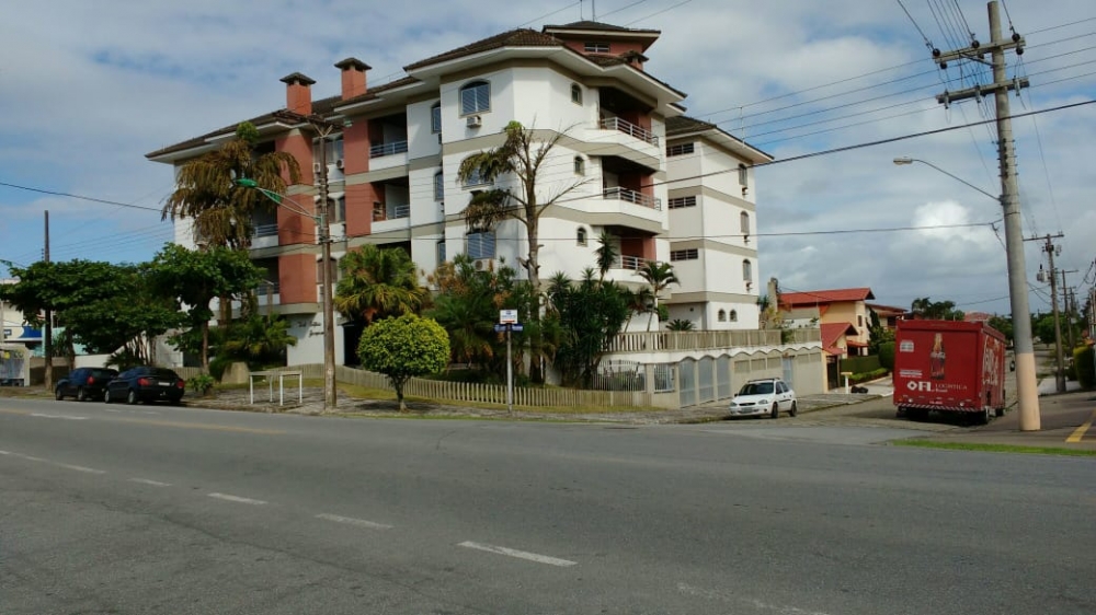 Apartamento frente para Padre 
